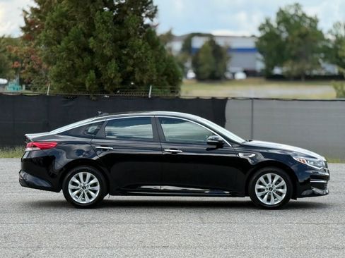 Used 2018 Kia Optima LX w/ 17" Alloy Wheels Package FWD image 7