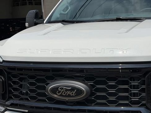 New 2026 Ford F350 Lariat w/ Black Appearance Package AWD/4WD image 5