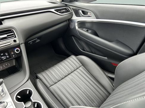 Used 2026 Genesis G70 2.5T Prestige image 12
