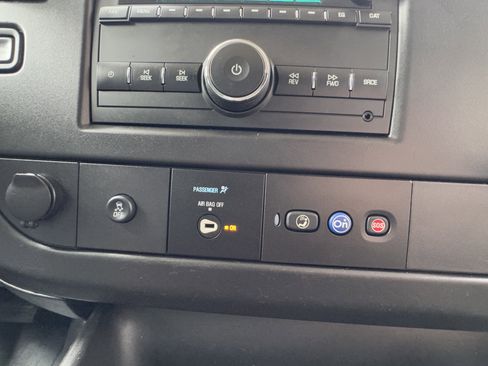 Used 2024 Chevrolet Express 2500 w/ Driver Convenience Package image 25