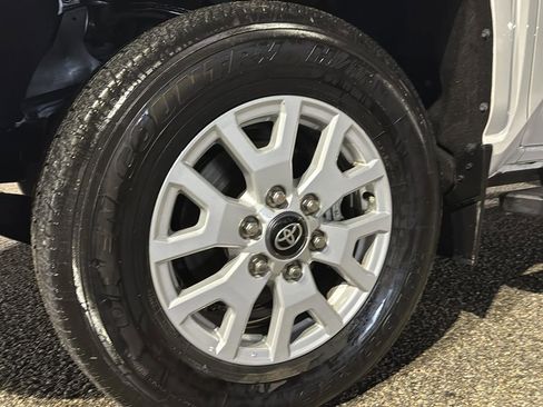 Used 2024 Toyota Tacoma TRD Sport image 9