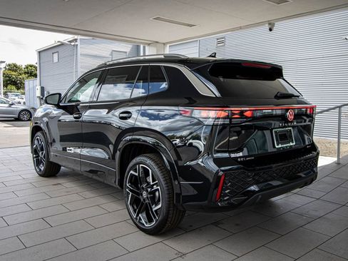 New 2026 Volkswagen Tiguan SEL R-Line image 15