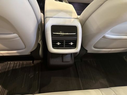 New 2025 Cadillac Lyriq Luxury image 17