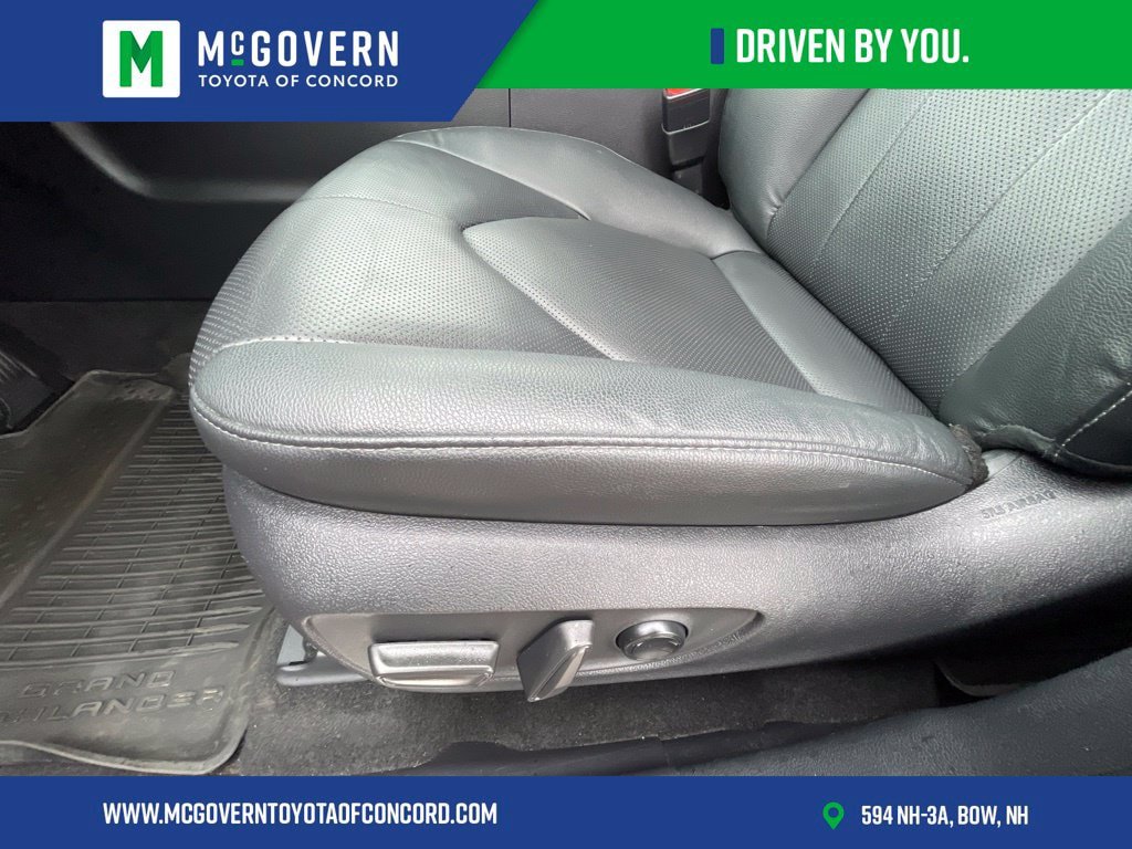 Used 2024 Toyota Grand Highlander AWD Hybrid image 12