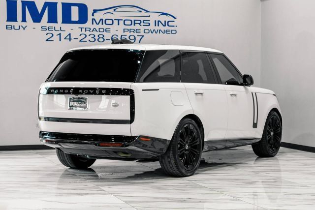 Used 2023 Land Rover Range Rover SE AWD/4WD image 12