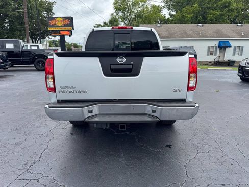 Used 2016 Nissan Frontier SV RWD image 5