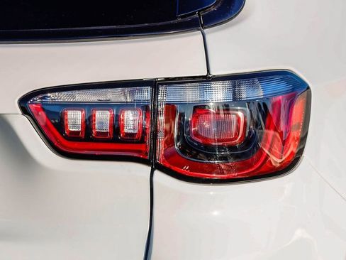 New 2026 Jeep Compass Latitude image 10