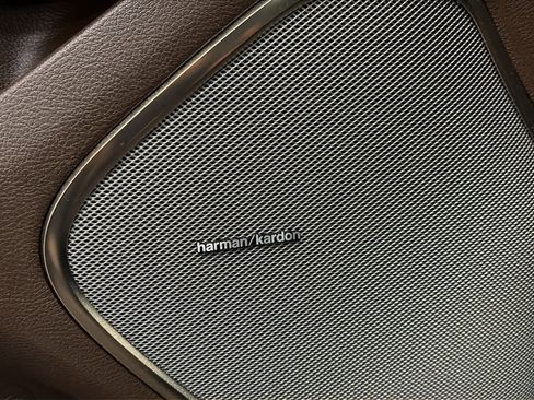 Used 2025 RAM 1500 Limited w/ Off Road Group image 6