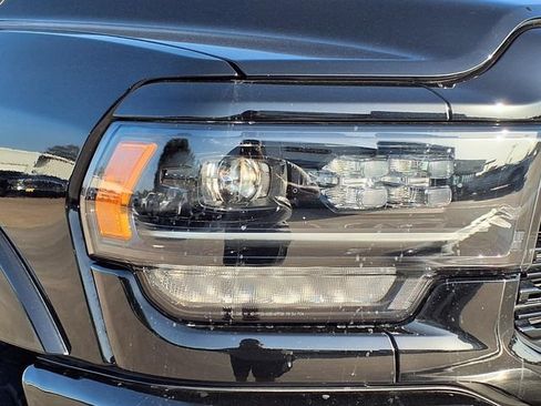 Used 2022 RAM 2500 Limited AWD/4WD image 9