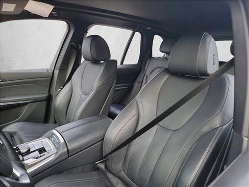 Used 2022 BMW X5 xDrive40i w/ Premium Package image 13