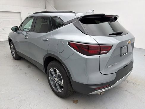 Used 2025 Chevrolet Blazer LT w/ Convenience Package image 9