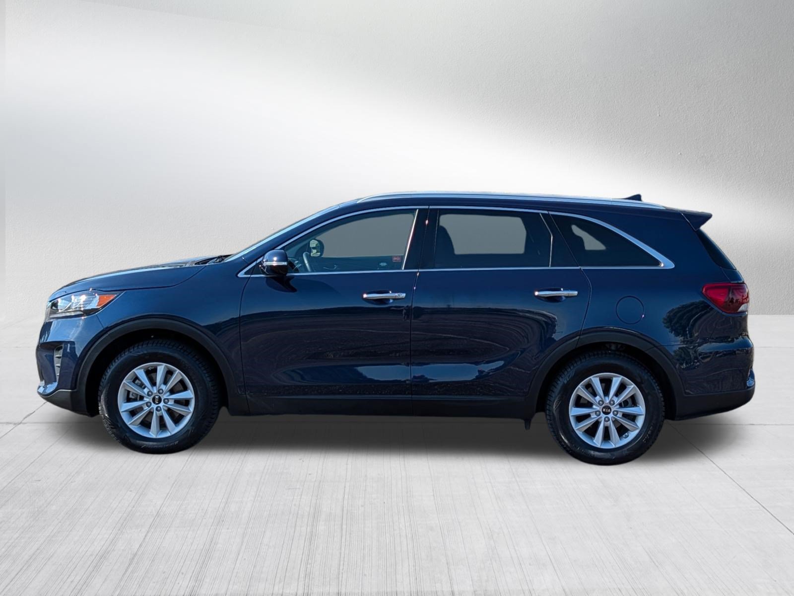 Used 2019 Kia Sorento FWD w/ LX Convenience Package image 4