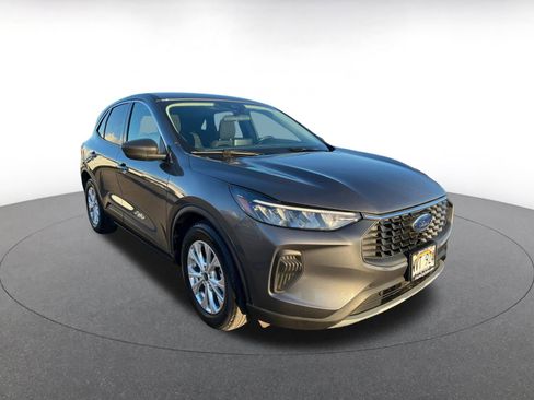 Used 2023 Ford Escape Active image 1