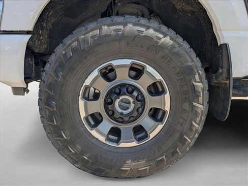 Used 2023 Ford F250 Lariat w/ Lariat Ultimate Package AWD/4WD image 19
