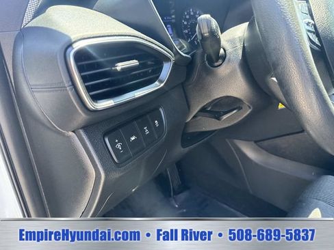 Used 2020 Hyundai Santa Fe SE AWD/4WD image 18