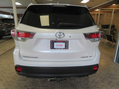 Used 2014 Toyota Highlander Limited image 5
