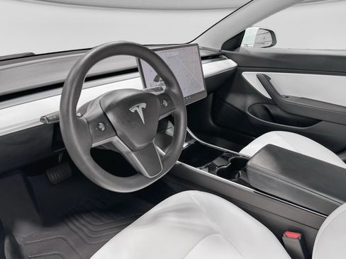 Used 2020 Tesla Model 3 Long Range image 16