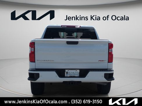 Used 2025 Chevrolet Silverado 1500 RST w/ Convenience Package II RWD image 3