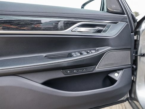 Used 2021 BMW 740i w/ M Sport Package RWD image 26