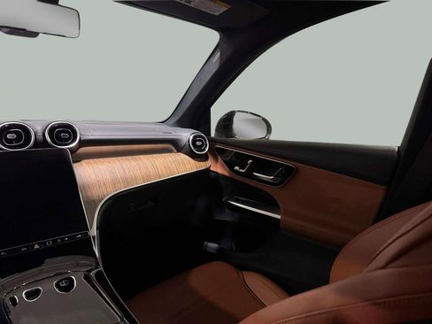 Used 2024 Mercedes-Benz GLC 300 GLC 300 image 19