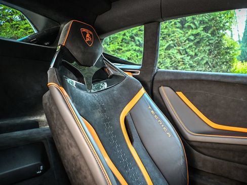 Used 2024 Lamborghini Huracan Tecnica RWD image 24