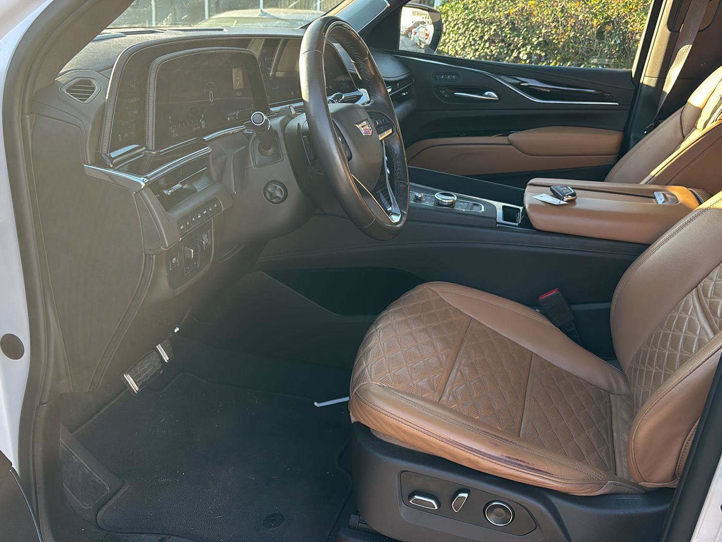 Used 2023 Cadillac Escalade ESV Sport w/ Touring Package AWD/4WD image 13