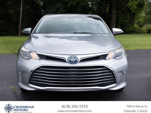 Used 2018 Toyota Avalon XLE Premium FWD image 4