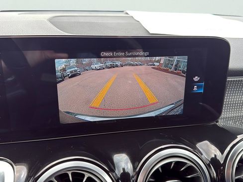 Certified 2022 Mercedes-Benz GLB 250 4MATIC image 15