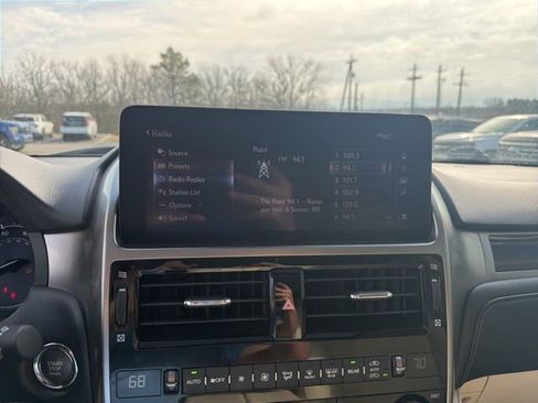 Used 2023 Lexus GX 460 Premium w/ Premium Plus Package image 8