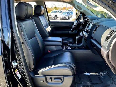 Used 2019 Toyota Sequoia TRD Sport image 8