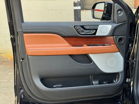 Used 2021 Lincoln Navigator L Reserve AWD/4WD image 40