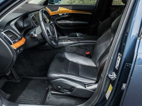 Used 2021 Volvo XC90 T6 Momentum w/ Protection Package image 24