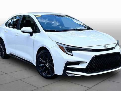 Used 2024 Toyota Corolla SE FWD image 3
