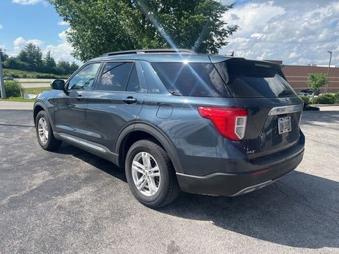Used 2022 Ford Explorer XLT w/ Equipment Group 202A AWD/4WD image 4