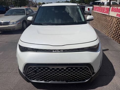 Used 2023 Kia Soul LX w/ Option Group 015 FWD image 3