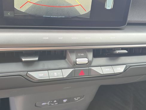 Certified 2024 Kia EV9 Light Long Range RWD image 25