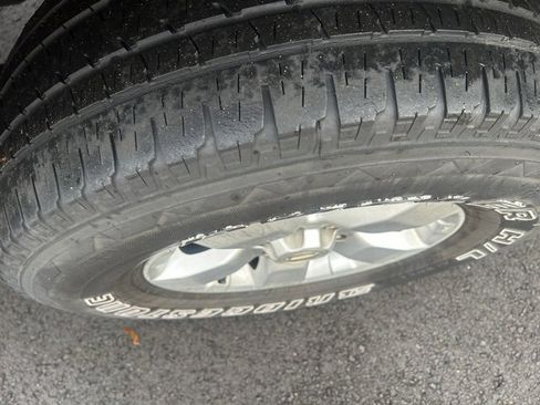 Used 2012 Nissan Frontier SV w/ SV Premium Utility Pkg image 6