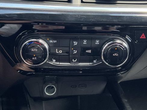 Used 2024 Chevrolet Trax RS w/ Driver Confidence Package FWD image 19