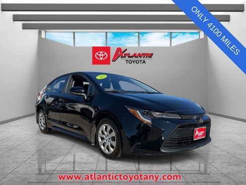 Used 2025 Toyota Corolla LE image 1