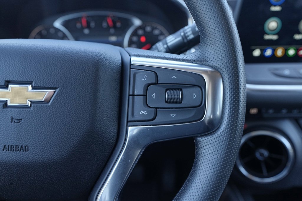 Used 2025 Chevrolet Blazer LT AWD/4WD image 37