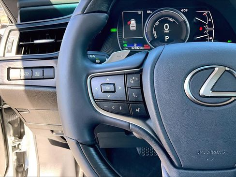 Certified 2022 Lexus ES 300h w/ Accessory Package FWD image 22