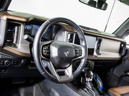 Used 2023 Ford Bronco Outer Banks image 15