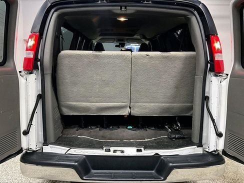 Used 2020 Chevrolet Express 3500 LT w/ LT Preferred Equipment Group image 7