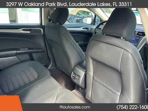 Used 2020 Ford Fusion SE image 38