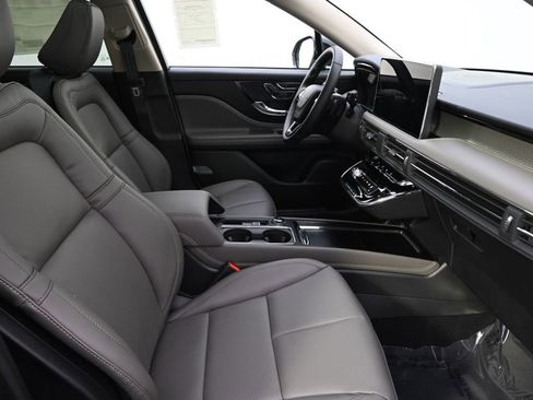 New 2026 Lincoln Corsair Premiere image 16