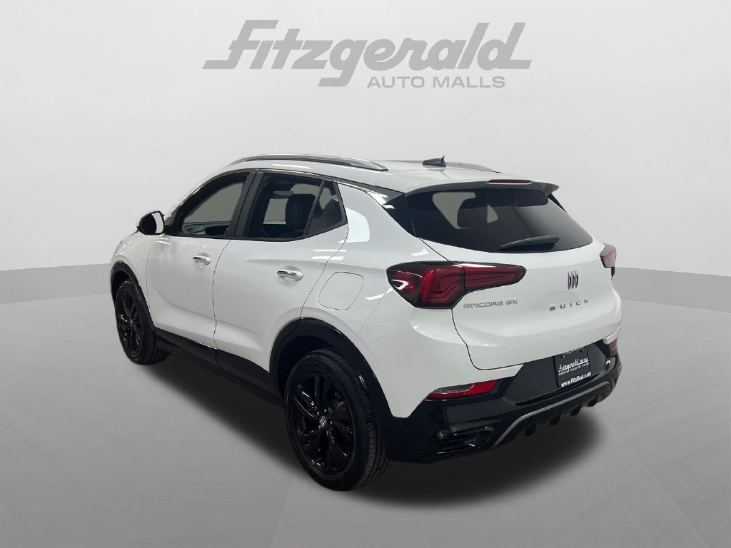 Used 2024 Buick Encore GX Sport Touring FWD image 3