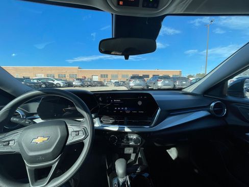 Used 2025 Chevrolet Trax LT image 33