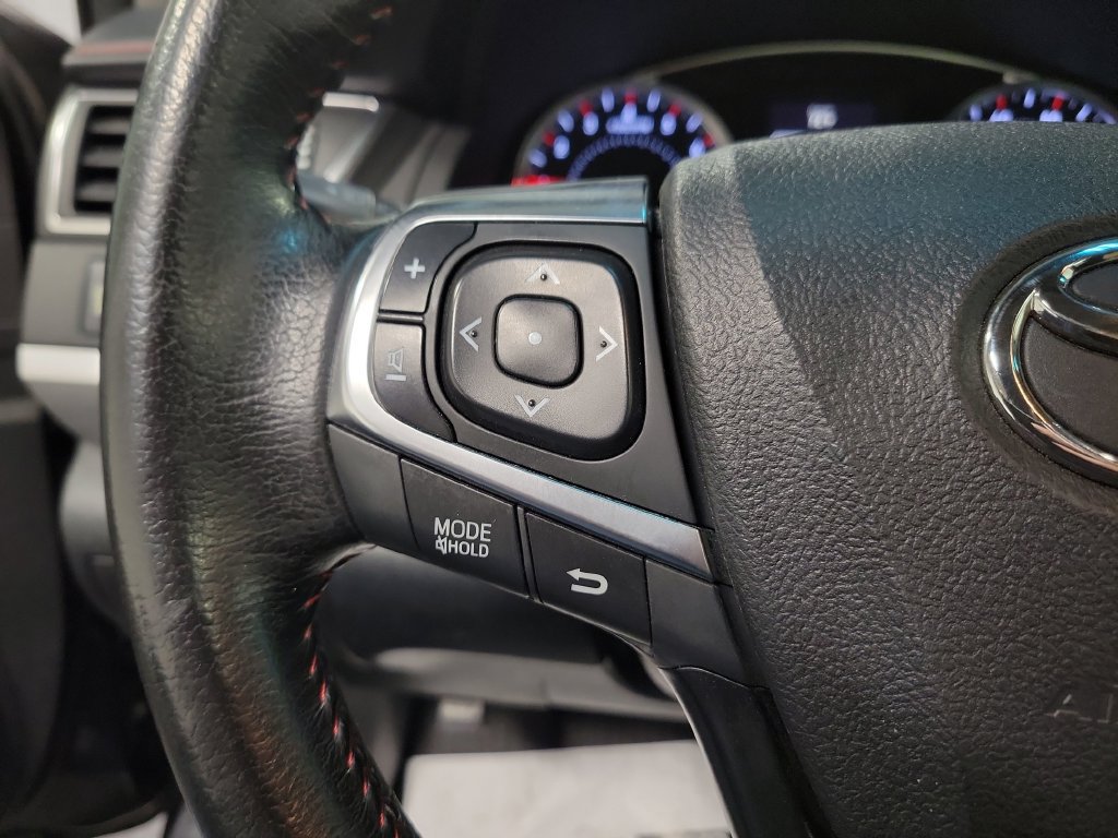 Used 2016 Toyota Camry XSE w/ Moonroof Package FWD image 24