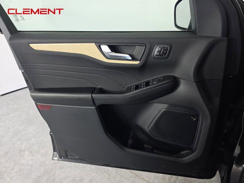 Certified 2022 Ford Escape Titanium w/ Titanium Elite Package image 28