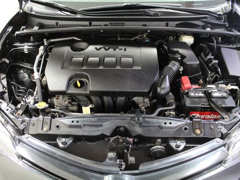 Used 2017 Toyota Corolla LE image 30